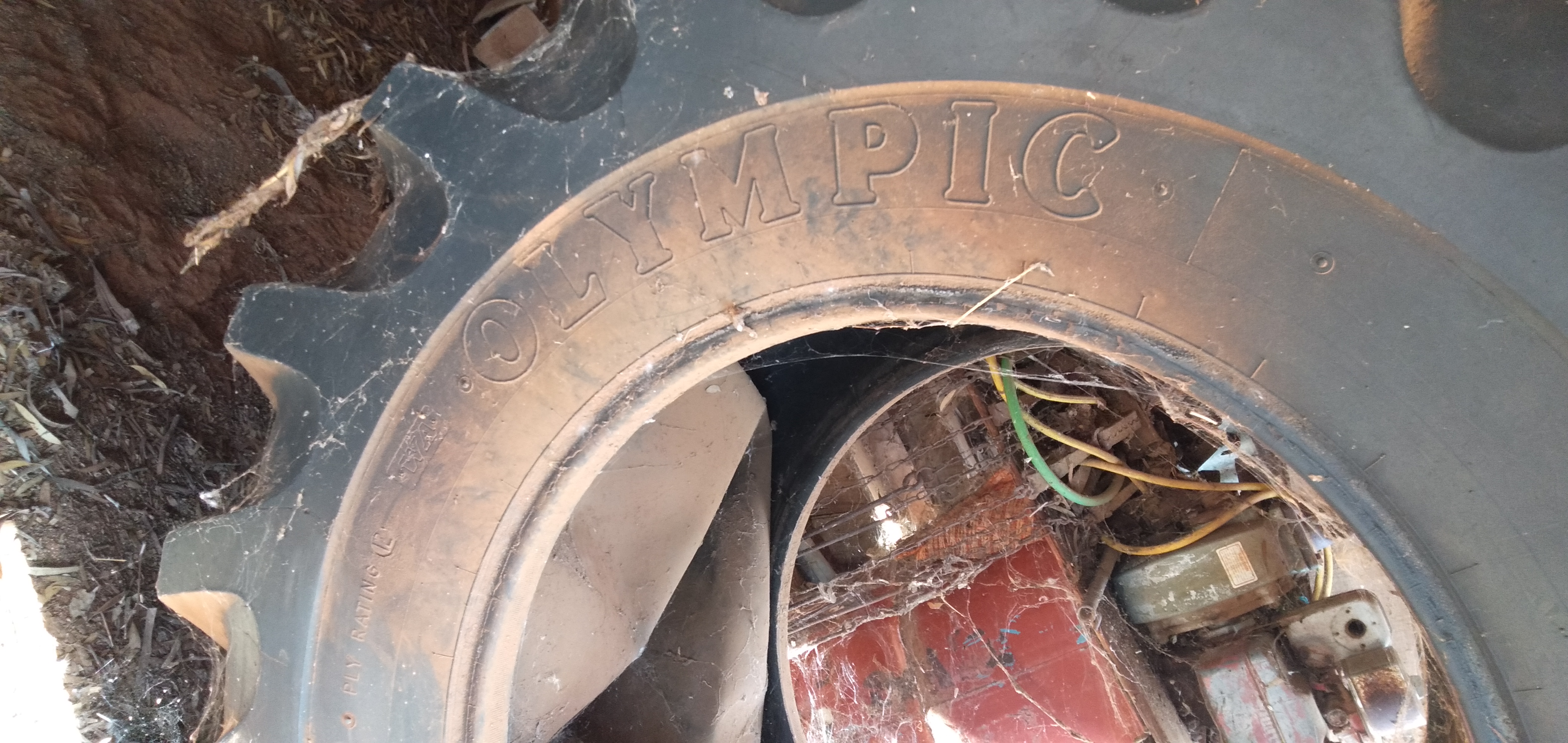 Olympic 30.5 32 tractor tyre