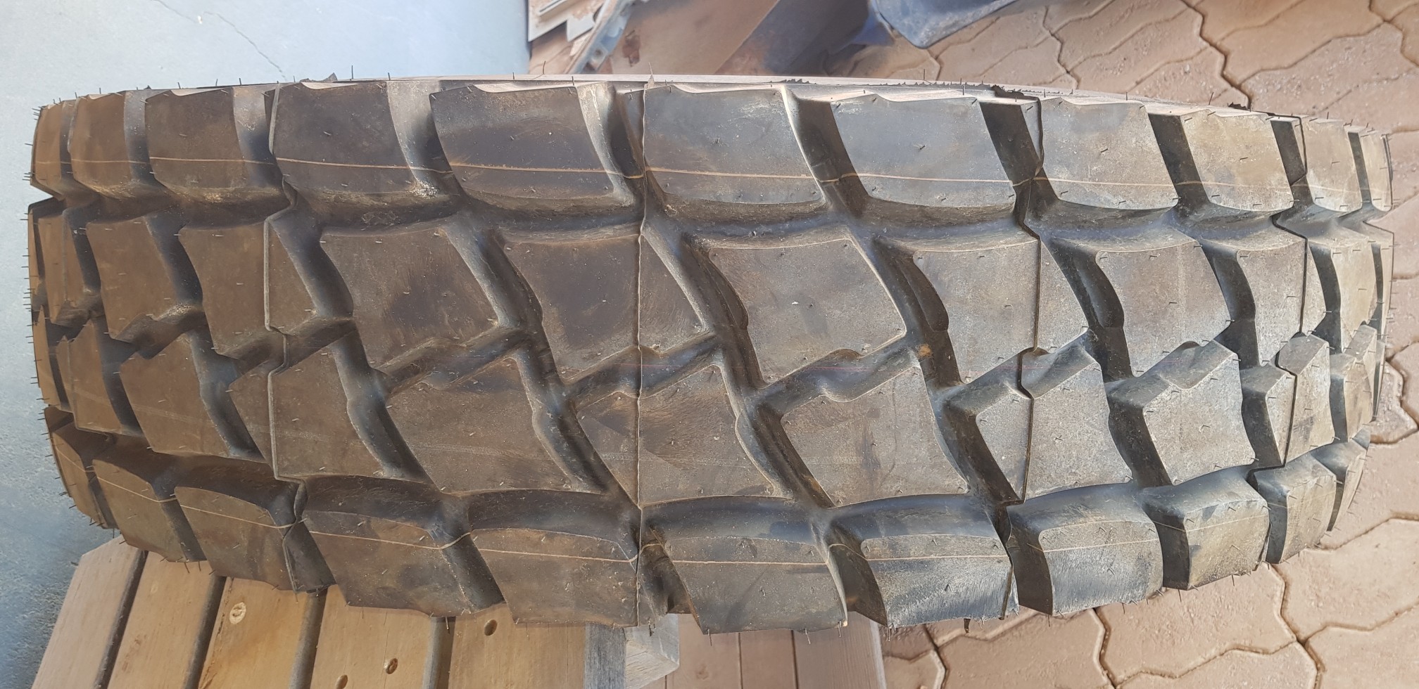 Michelin crane tyre 385/95r25