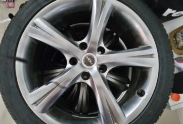 19/20 inch Holden Commodore tyres