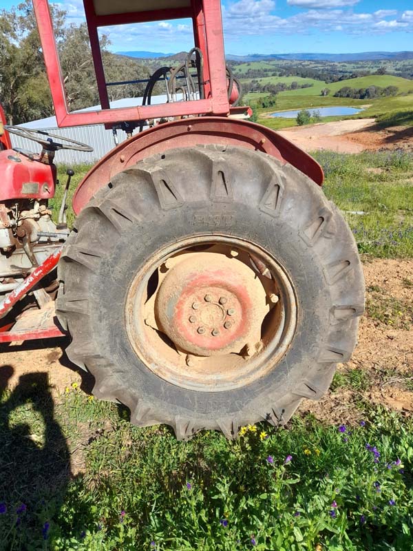 Tractor Ag Tyres 14.9×24 + MF35 rims